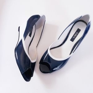 Liz & Co White & Navy Peep Toe Wedges Size 7.5M